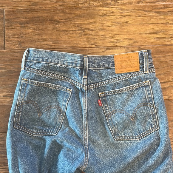 Levi’s Wedgie - Picture 2 of 4